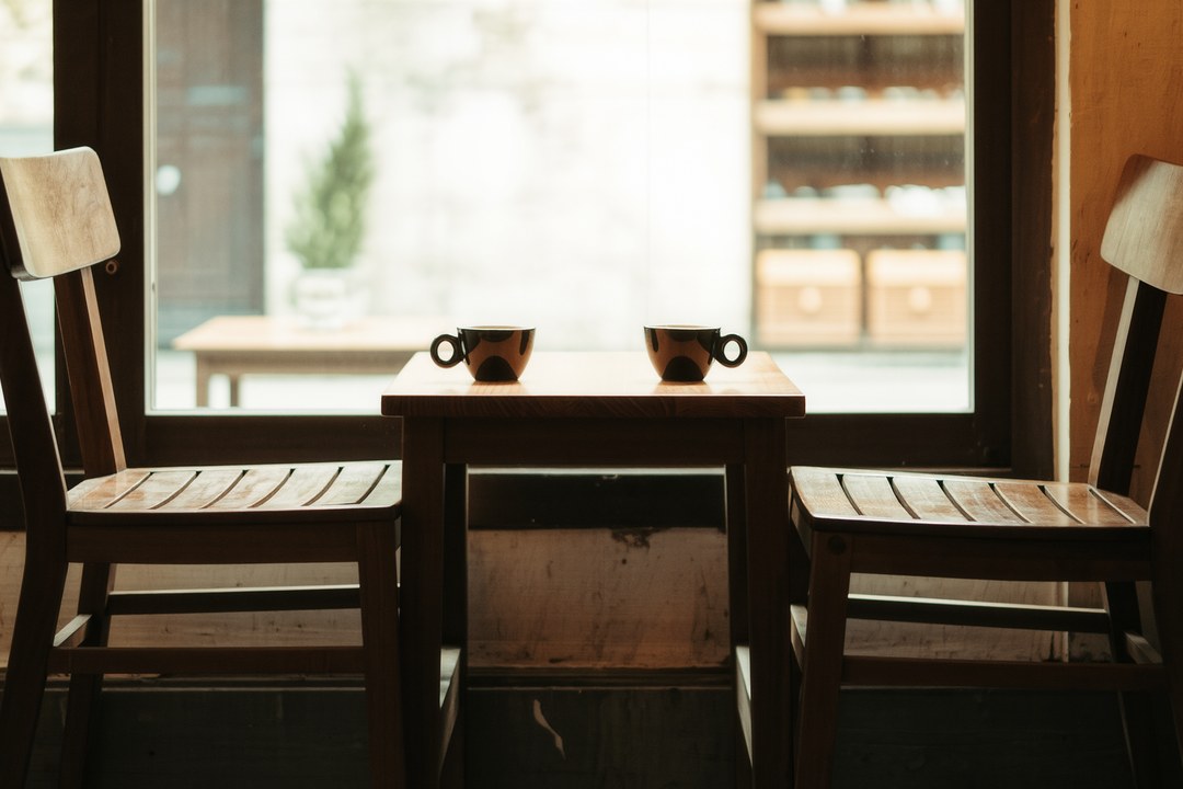 Photo Negotiation table