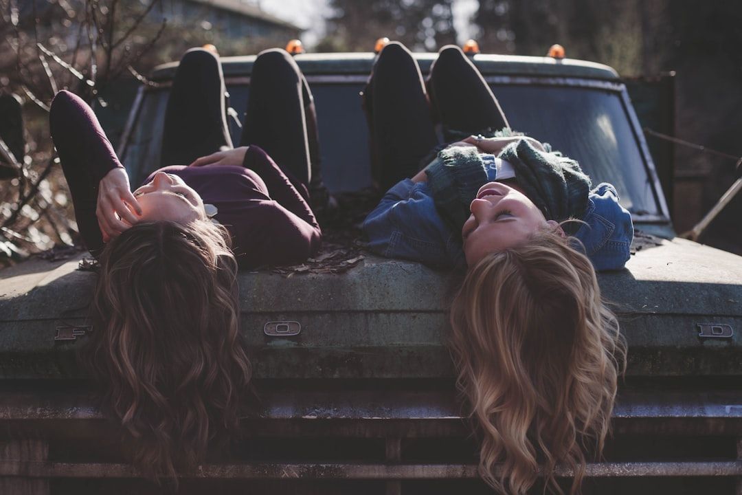 Photo Couple talking