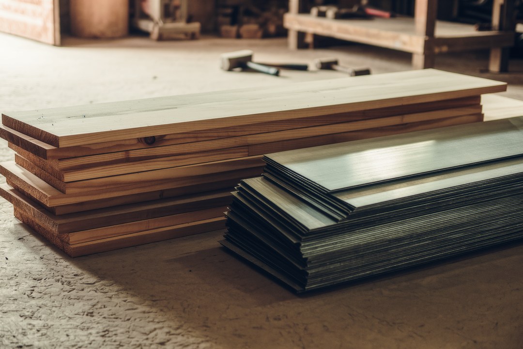 Photo Wood vs Metal